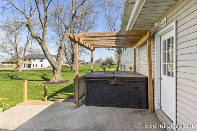 6353 120th Avenue, Holland, MI 49424