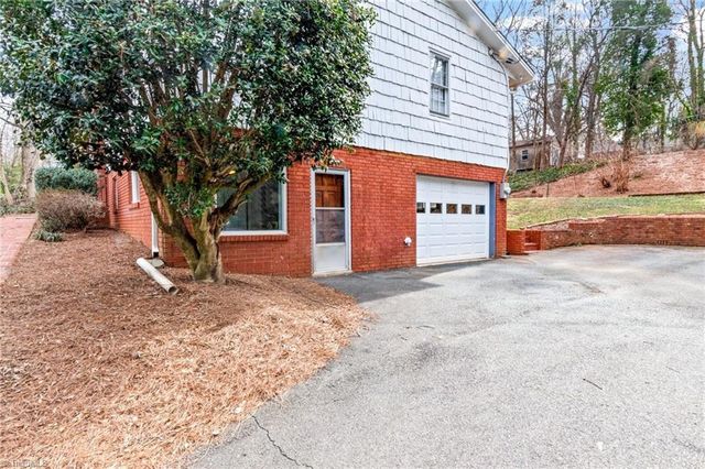 3116 Burkeshore Road, Winston-salem, NC 27106