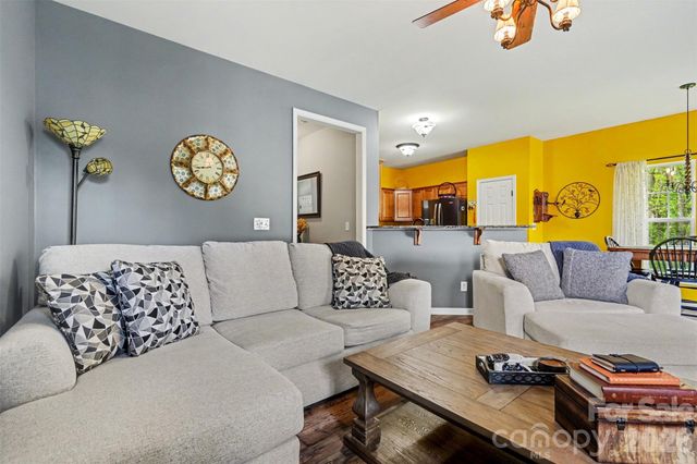 6711 Tanners Creek Drive, Huntersville, NC 28078