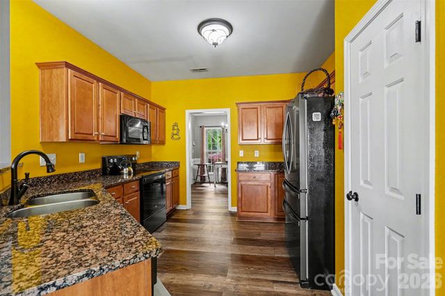 6711 Tanners Creek Drive, Huntersville, NC 28078