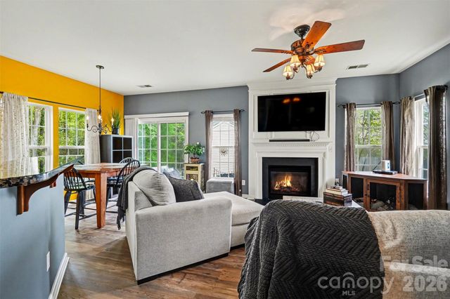 6711 Tanners Creek Drive, Huntersville, NC 28078