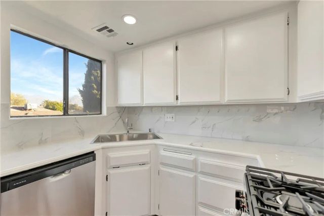 609 E Phillips, Pomona, CA 91766