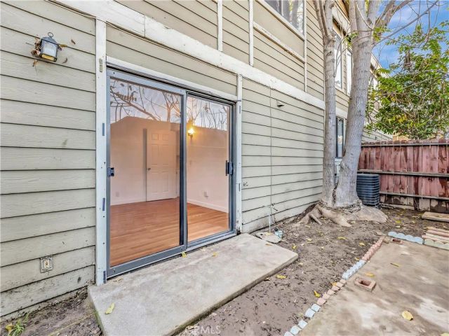 609 E Phillips, Pomona, CA 91766