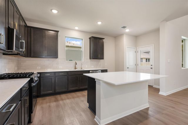 321 Possumhaw LN, San Marcos, TX 78666
