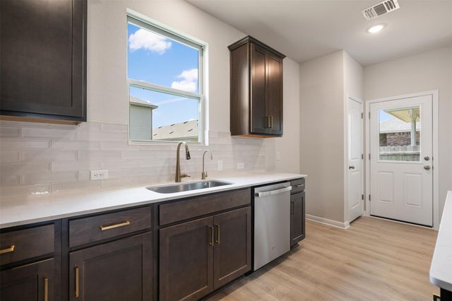 321 Possumhaw LN, San Marcos, TX 78666