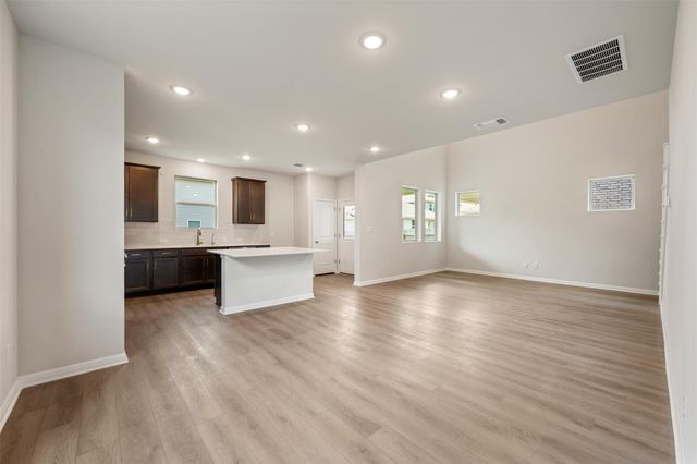 321 Possumhaw LN, San Marcos, TX 78666