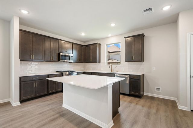 321 Possumhaw LN, San Marcos, TX 78666