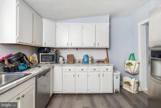 6-8 S GREENWOOD AVE, Hopewell, NJ 08525