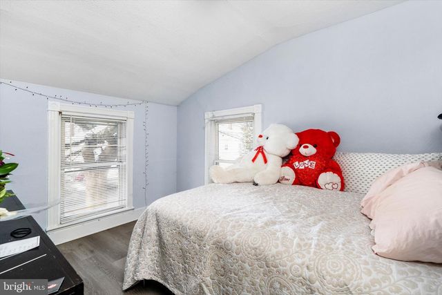 6-8 S GREENWOOD AVE, Hopewell, NJ 08525