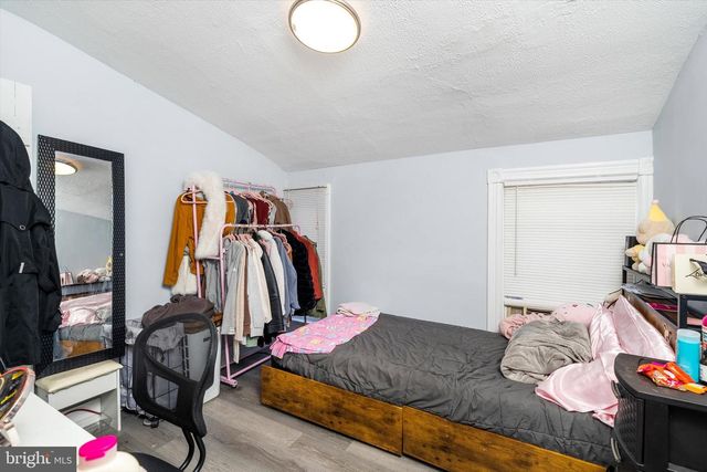 6-8 S GREENWOOD AVE, Hopewell, NJ 08525