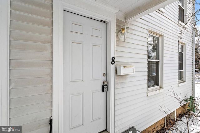 6-8 S GREENWOOD AVE, Hopewell, NJ 08525