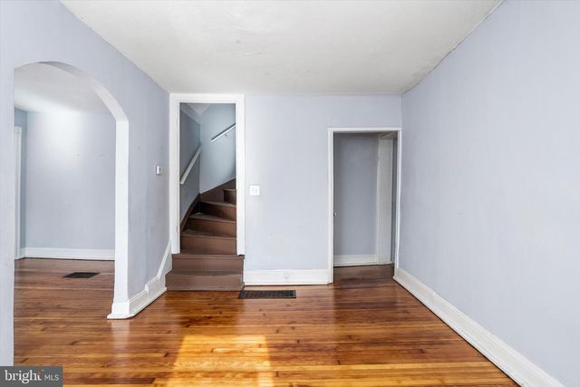 6-8 S GREENWOOD AVE, Hopewell, NJ 08525