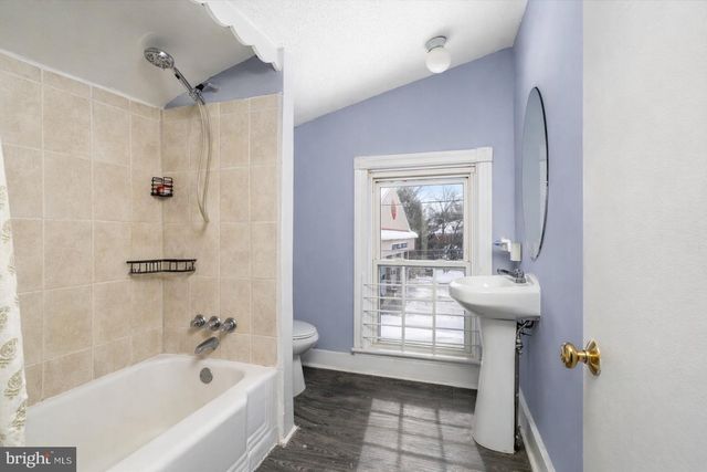 6-8 S GREENWOOD AVE, Hopewell, NJ 08525