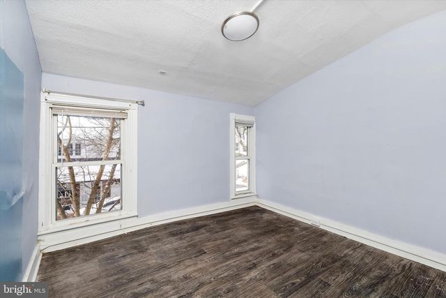 6-8 S GREENWOOD AVE, Hopewell, NJ 08525