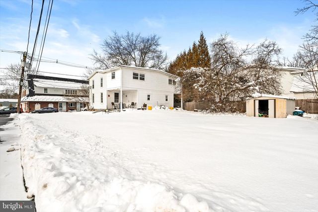 6-8 S GREENWOOD AVE, Hopewell, NJ 08525