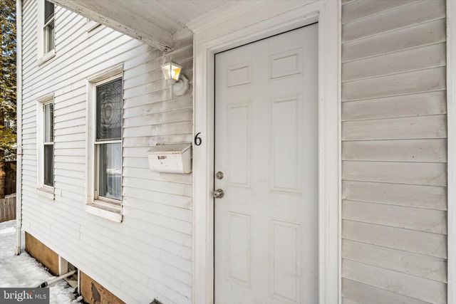 6-8 S GREENWOOD AVE, Hopewell, NJ 08525