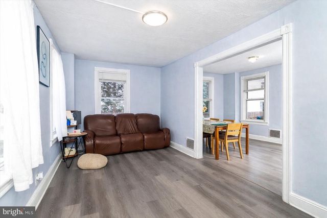 6-8 S GREENWOOD AVE, Hopewell, NJ 08525