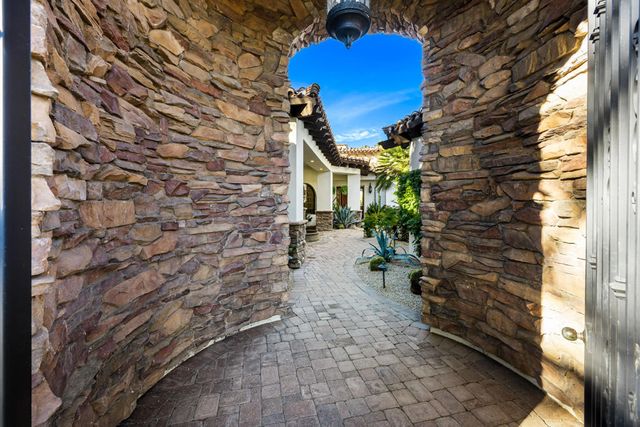 52465 Via Dona, La Quinta, CA 92253