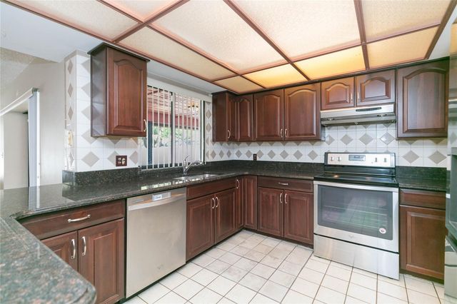 2528 BRIMHOLLOW DRIVE, Valrico, FL 33596