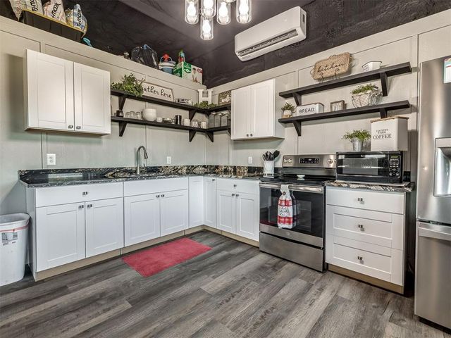 43512 E 45TH Street, Shawnee, OK 74804