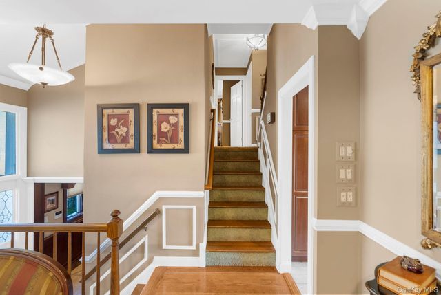 14 Jane Drive, Old Bethpage, NY 11804