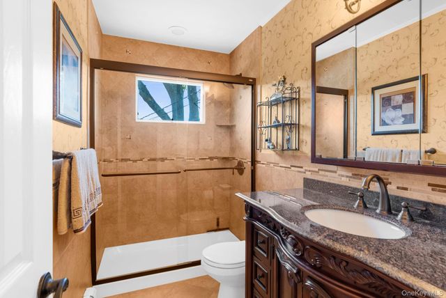 14 Jane Drive, Old Bethpage, NY 11804