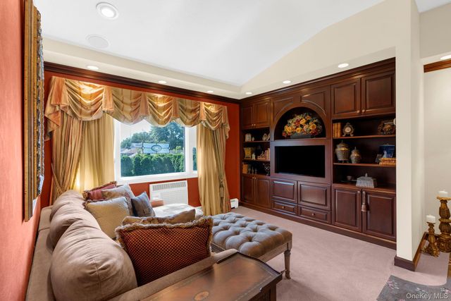 14 Jane Drive, Old Bethpage, NY 11804