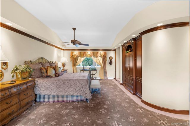 14 Jane Drive, Old Bethpage, NY 11804