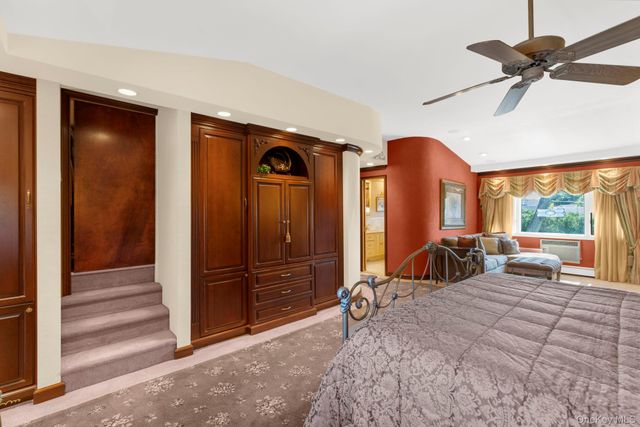 14 Jane Drive, Old Bethpage, NY 11804