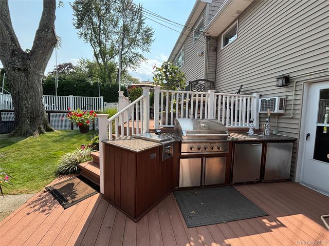 14 Jane Drive, Old Bethpage, NY 11804