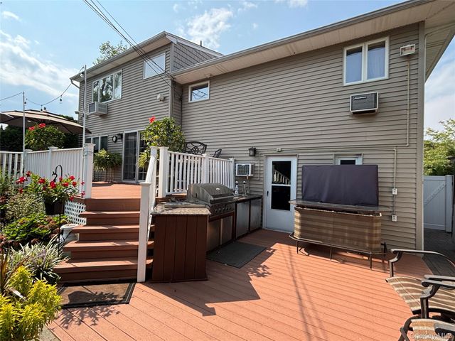 14 Jane Drive, Old Bethpage, NY 11804