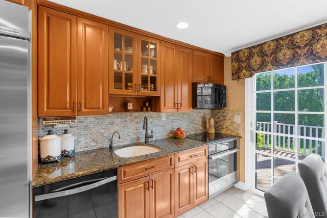 14 Jane Drive, Old Bethpage, NY 11804