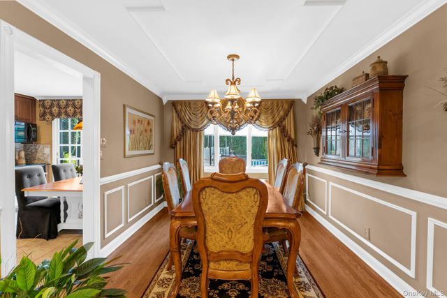 14 Jane Drive, Old Bethpage, NY 11804