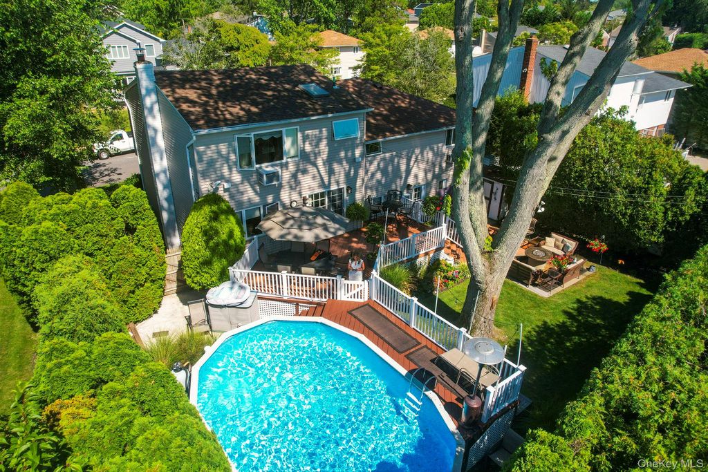 14 Jane Drive, Old Bethpage, NY 11804