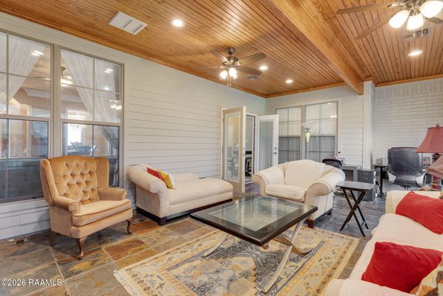 114 Rue Des Bouvier, Youngsville, LA 70592