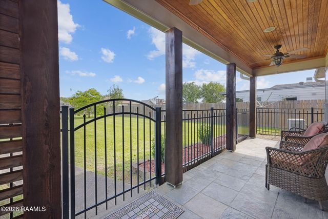 114 Rue Des Bouvier, Youngsville, LA 70592