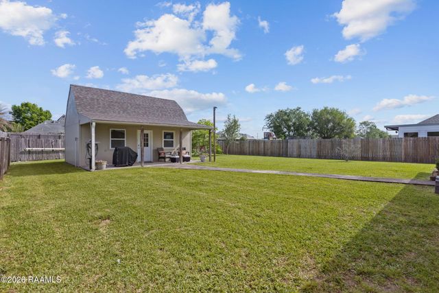 114 Rue Des Bouvier, Youngsville, LA 70592
