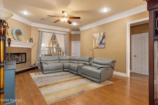 114 Rue Des Bouvier, Youngsville, LA 70592