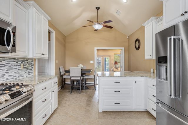 114 Rue Des Bouvier, Youngsville, LA 70592
