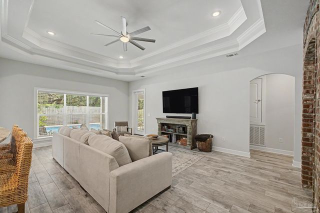 1430 E Shores Blvd, Gulf Breeze, FL 32563