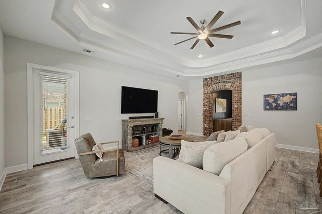 1430 E Shores Blvd, Gulf Breeze, FL 32563