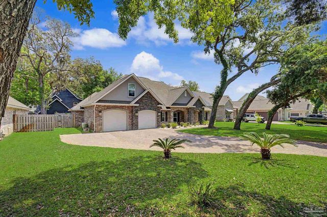1430 E Shores Blvd, Gulf Breeze, FL 32563
