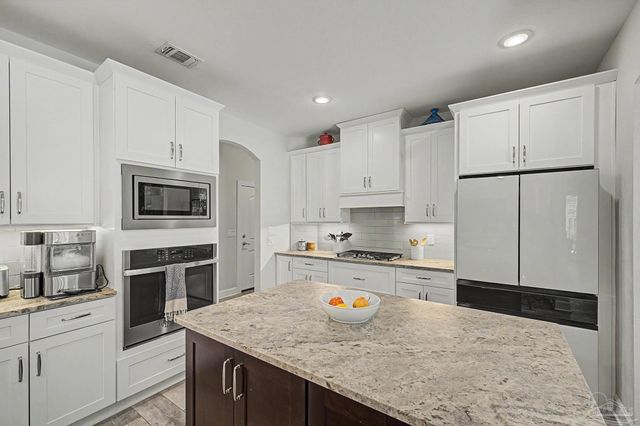 1430 E Shores Blvd, Gulf Breeze, FL 32563