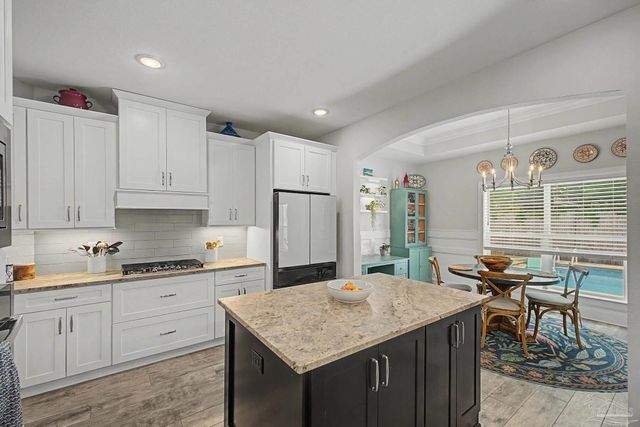1430 E Shores Blvd, Gulf Breeze, FL 32563