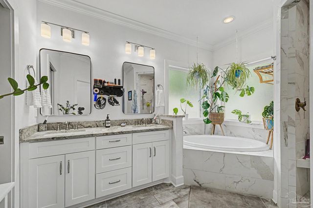 1430 E Shores Blvd, Gulf Breeze, FL 32563