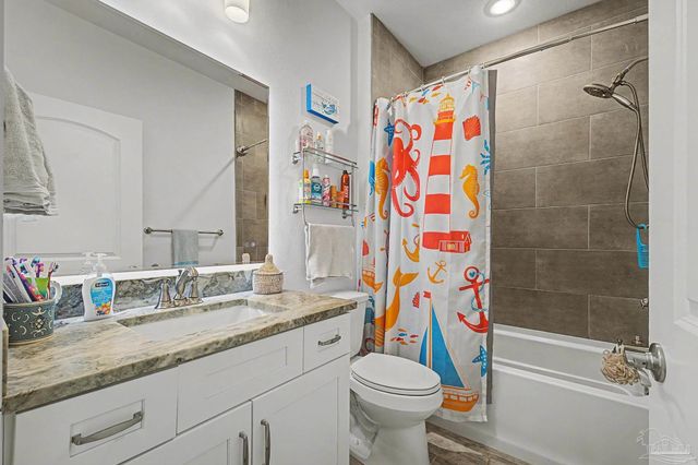 1430 E Shores Blvd, Gulf Breeze, FL 32563
