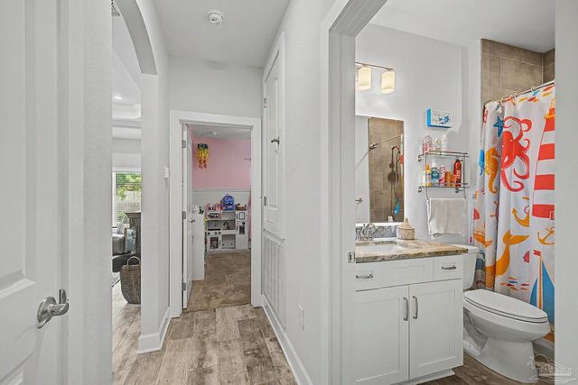 1430 E Shores Blvd, Gulf Breeze, FL 32563