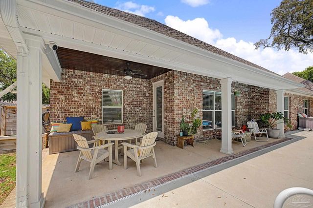 1430 E Shores Blvd, Gulf Breeze, FL 32563