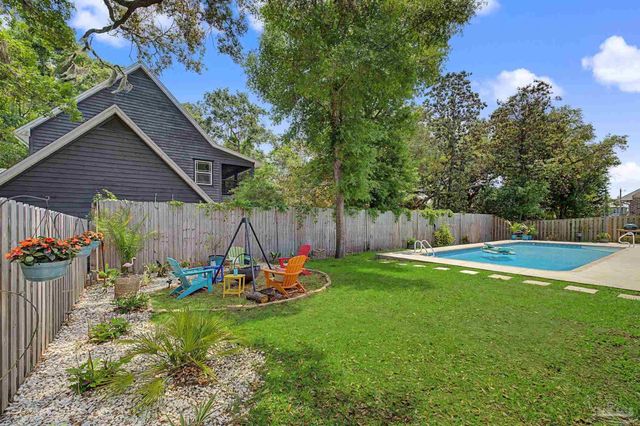 1430 E Shores Blvd, Gulf Breeze, FL 32563