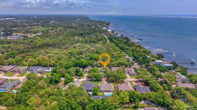 1430 E Shores Blvd, Gulf Breeze, FL 32563